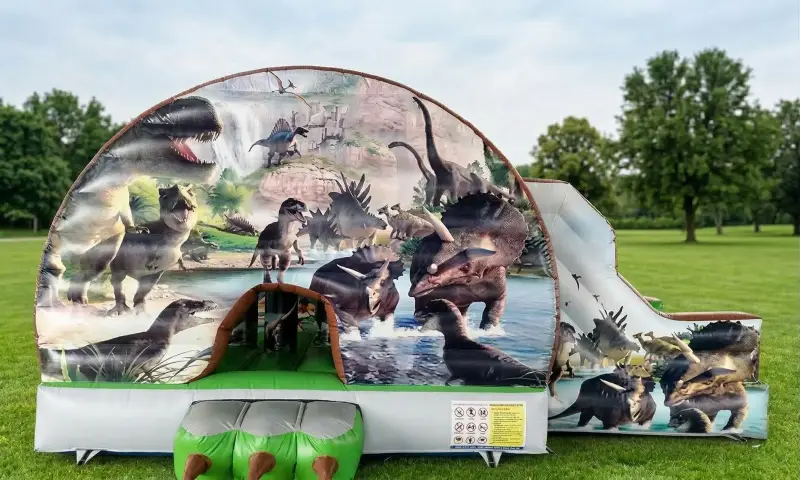 Dinosauři – nafukovací skákací hrad k pronájmu ve Zlínském kraji