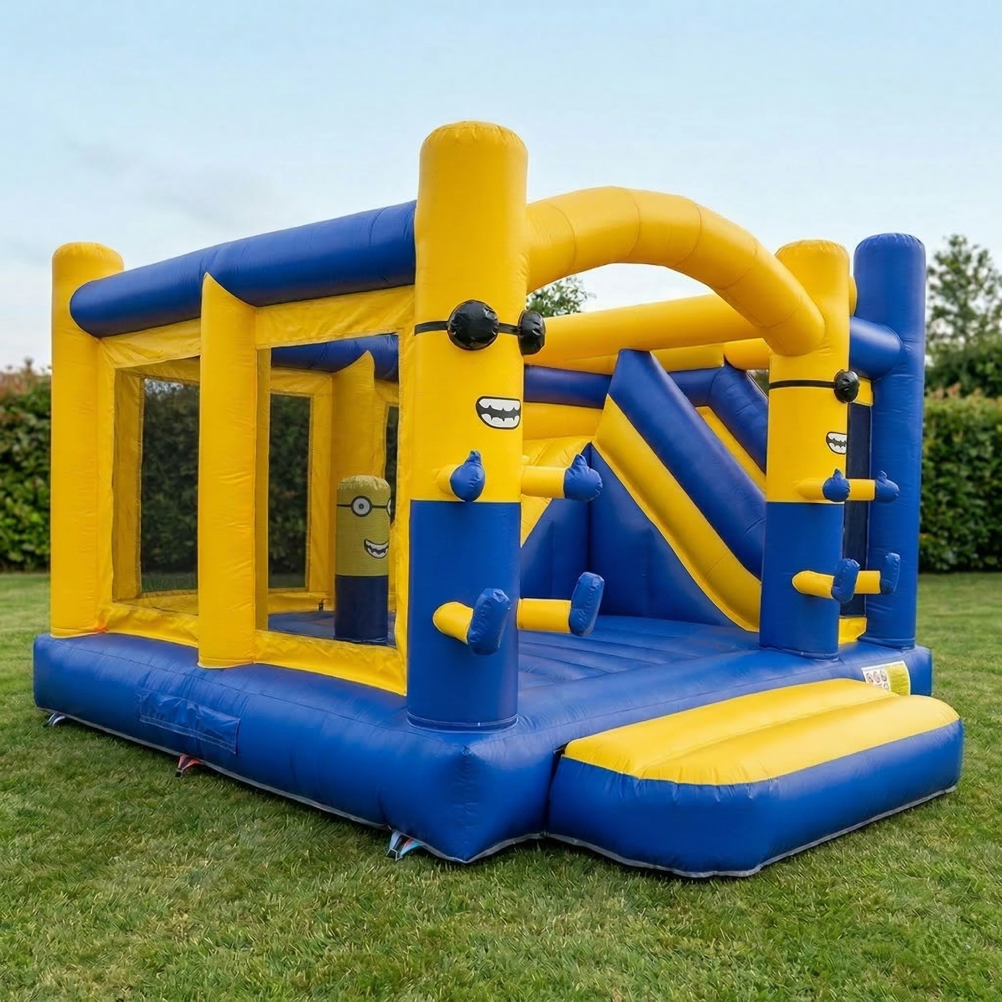 Mimoňi – nafukovací skákací hrad k pronájmu ve Zlínském kraji